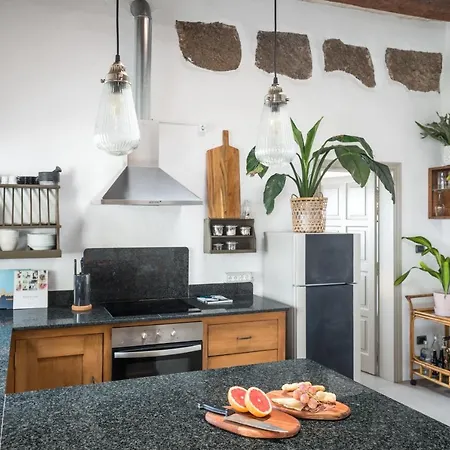 Casa Botanica - Island Location - 10 Mins Drive To Famara And La Santa Apartment